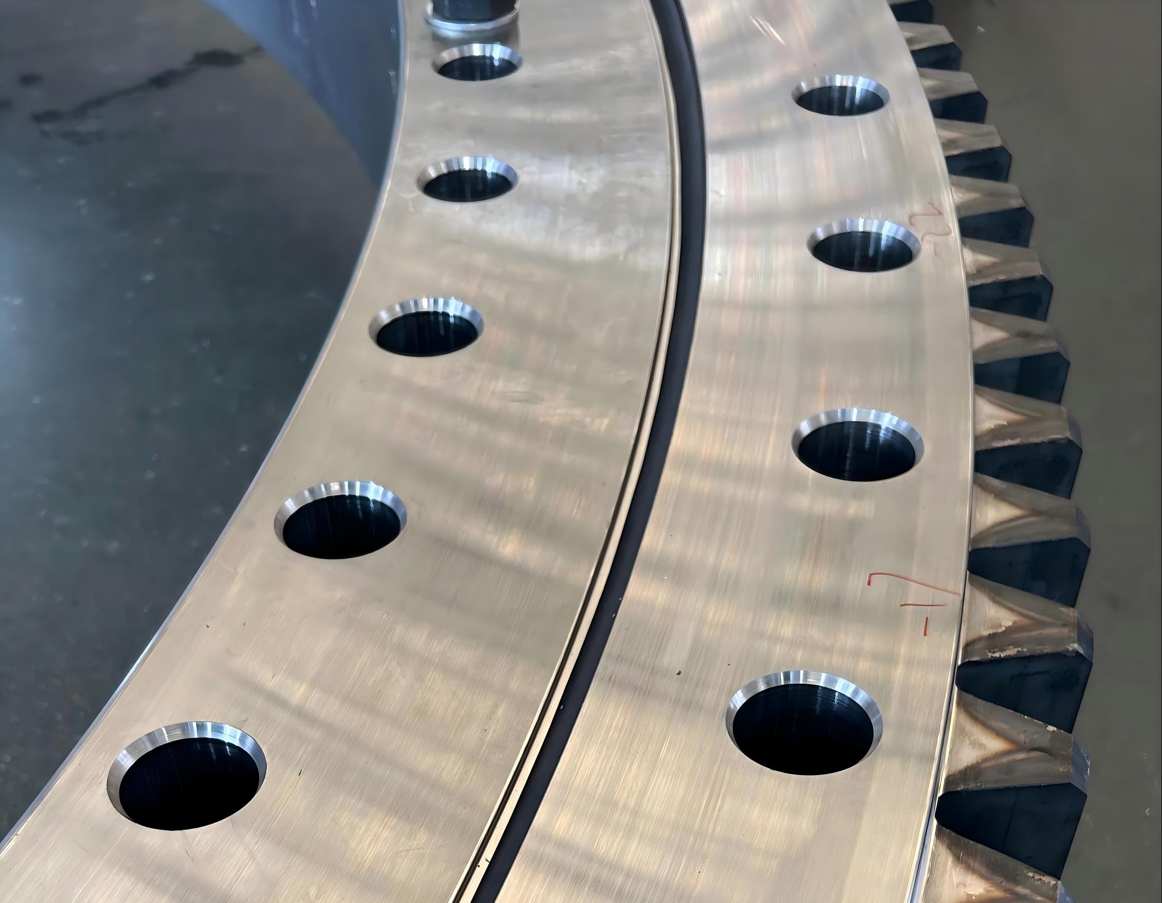 Three-Row Cylindrical Roller Slewing Bearing for Cranes | LTZC Heavy Duty Bearing Manufacturer