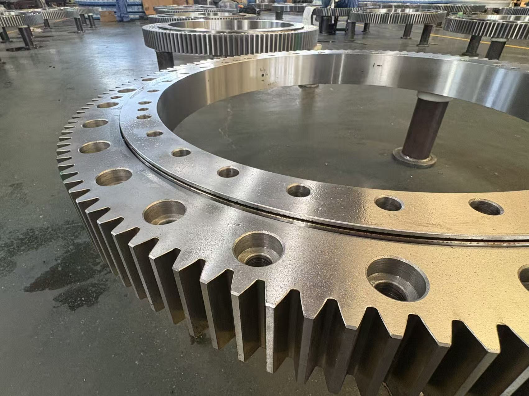 LTZC Class P0 bucket-wheel reclaimer slewing bearings pass rotational accuracy testing.