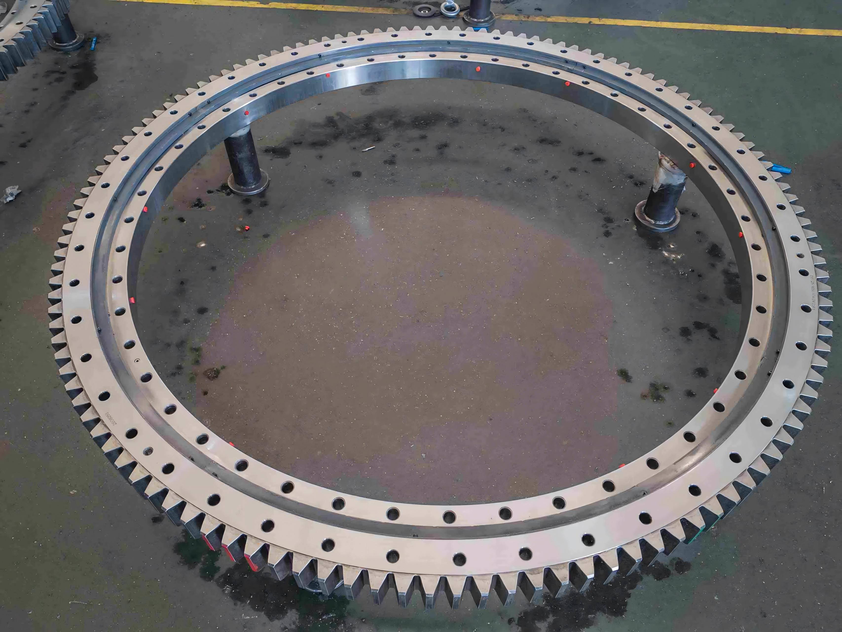 Slewing Bearings Selection and Maintenance Guide for Port Cranes