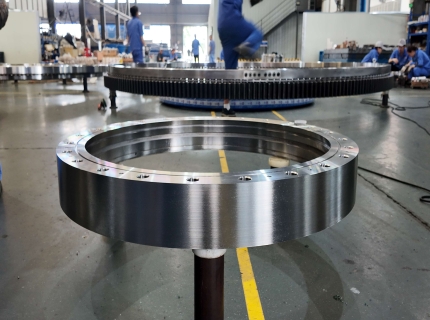 A Guide to Excavator Slewing Bearing Replacement Fit Checks