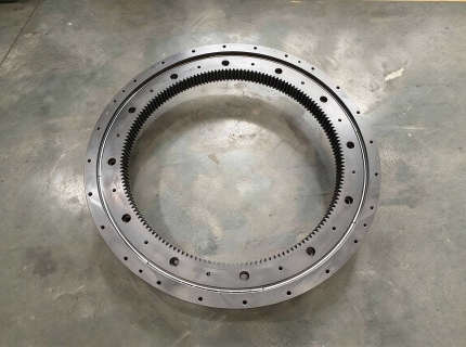 Reduce Crane Downtime with the Right Slewing Bearing