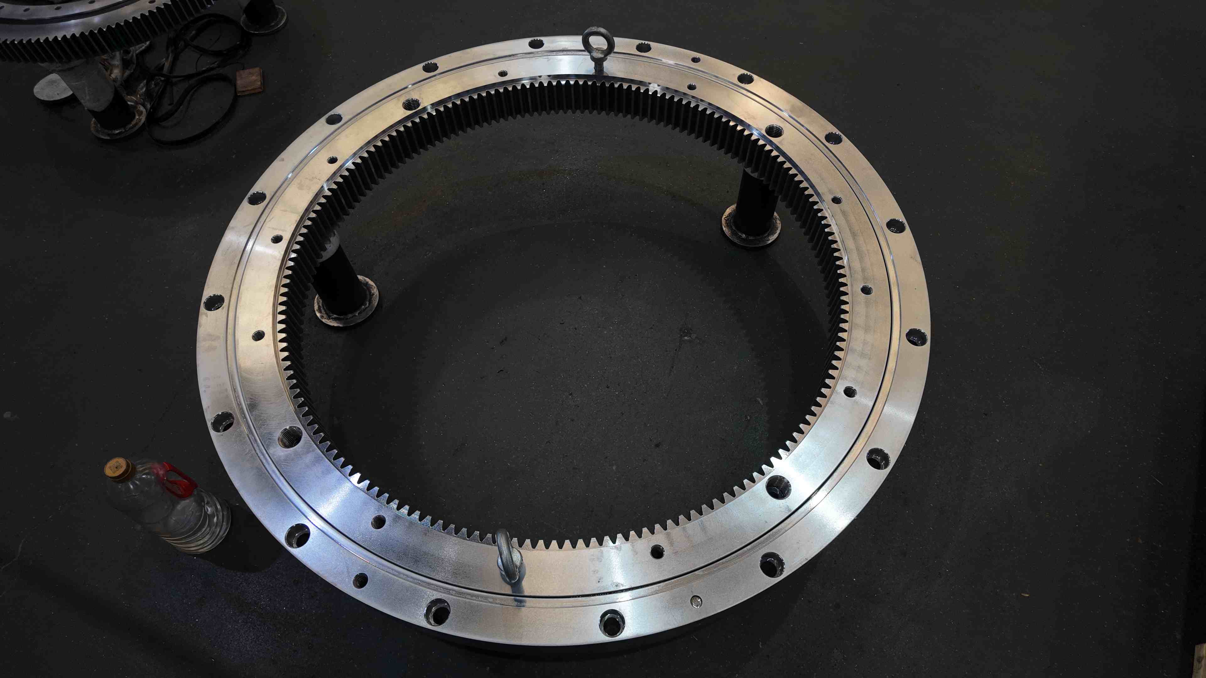 Internal-gear four-point contact ball slewing bearing Internal-gear four-point contact ball slewing bearing