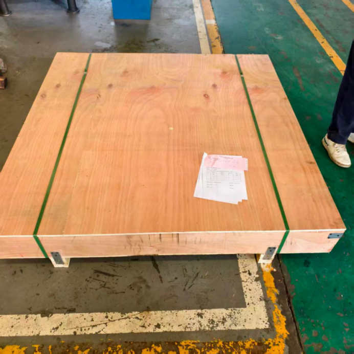 Plywood crate packaging and shipping documentation for LTZC slewing bearings Plywood crate packaging and shipping documentation for LTZC slewing bearings