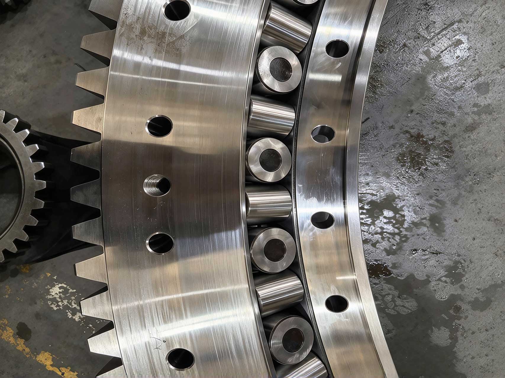 Cross Roller Slewing Bearing Accuracy and Torque Explained Cross Roller Slewing Bearing Accuracy and Torque Explained